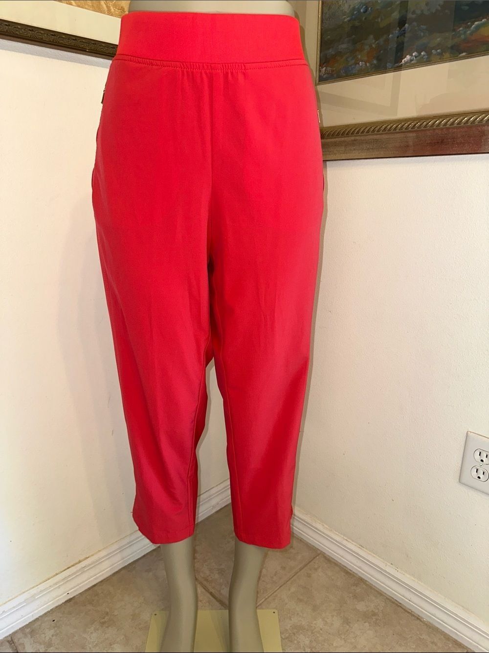 Chico’s Zenergy Red Women's Capri Pants w/Zipper Pockets Size 2=12/14
